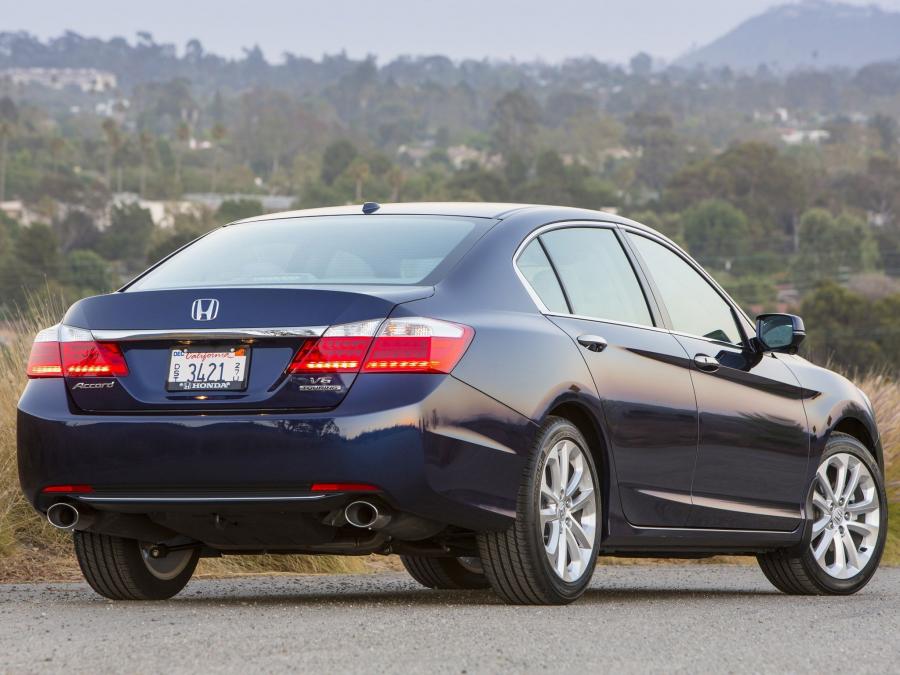  Honda Accord Touring Sedan 2013 года  (фото 11 из 19)